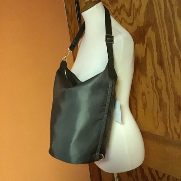 NWT green satin convertible sling / hobo bag - Picture 5 of 11